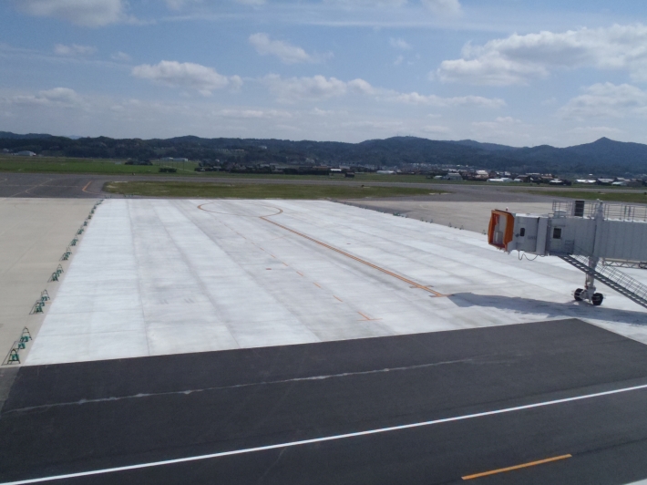 出雲空港 エプロン改良工事 第2期の写真